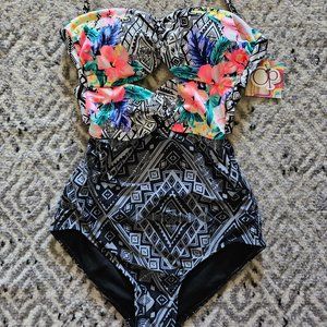 Hibiscus Rush tropical cutout twist-front bikini SZ SMALL printed swimsuit